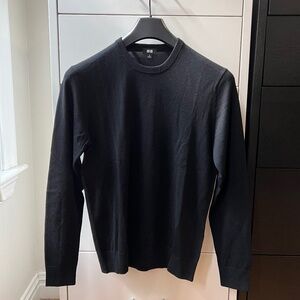 Uniqlo Men's Black Sweater